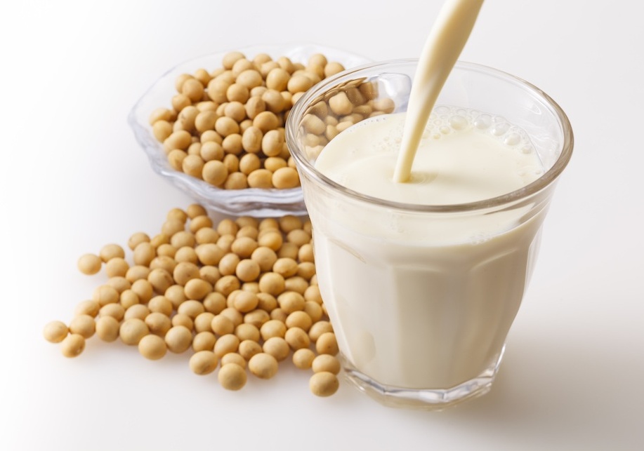 Sữa đậu nành giúp trẻ hóa da